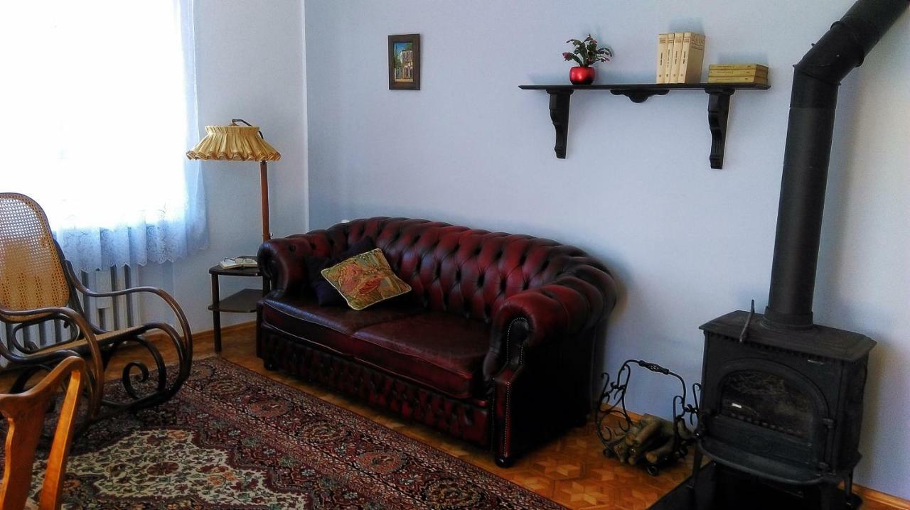 U Adeli Apartment