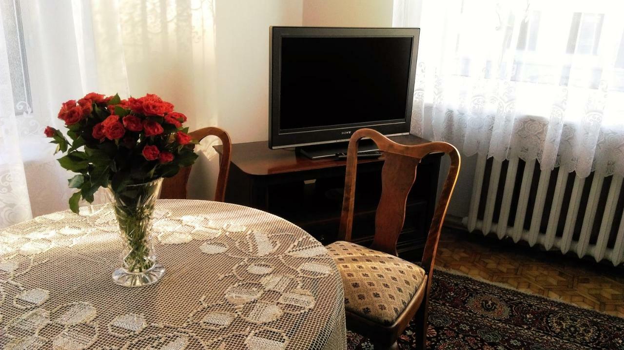 U Adeli Apartment *