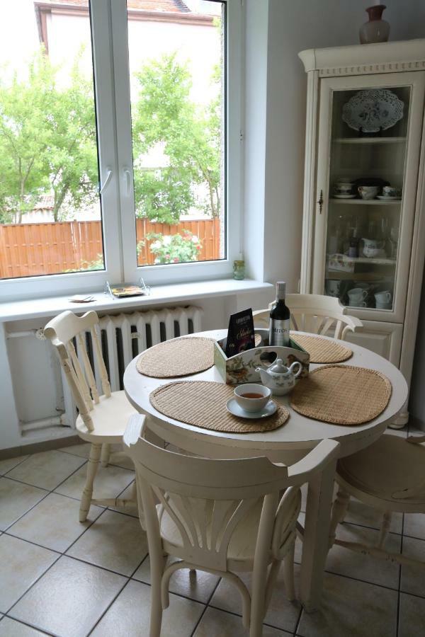 U Adeli Apartment *